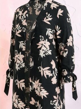 Roz & Ali Black Open-Front Floral Tunic with Blush Prints